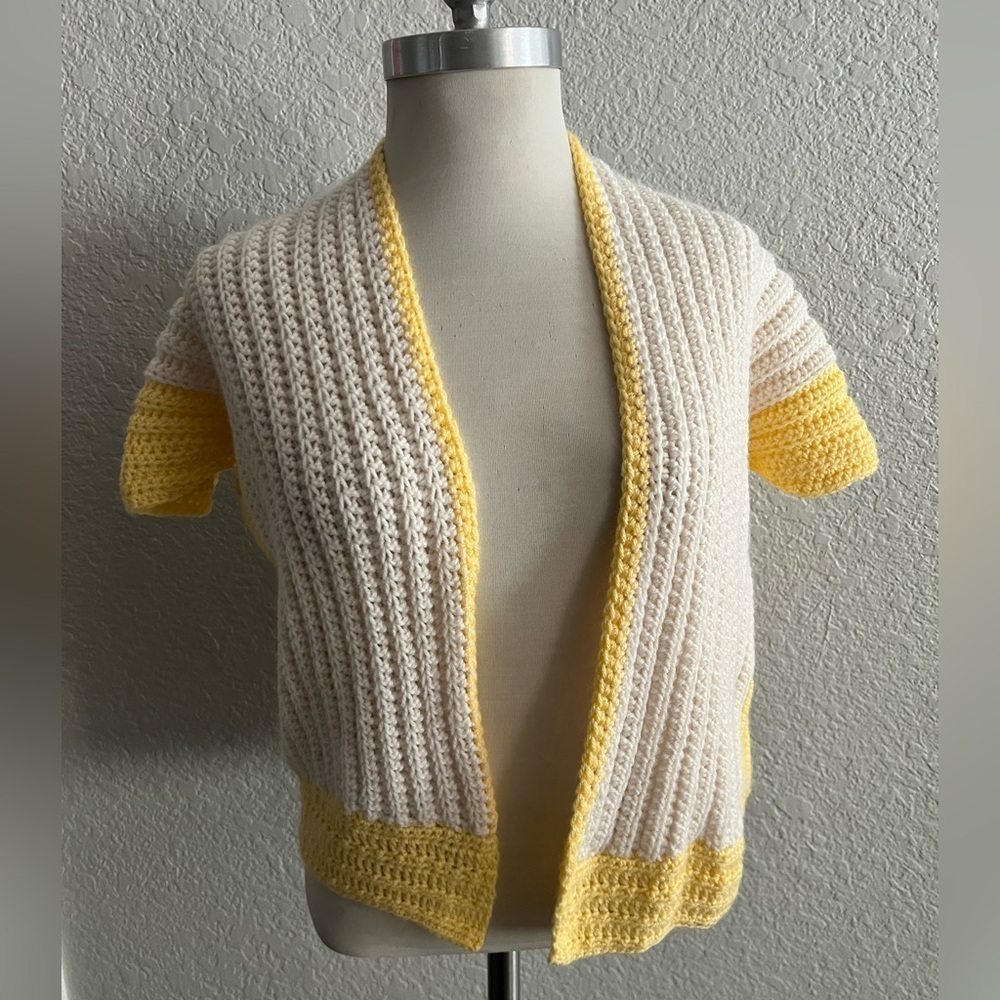 Handmade Crocheted cream w Yellow Trim sweater Cardigan Women’s Size Medium M